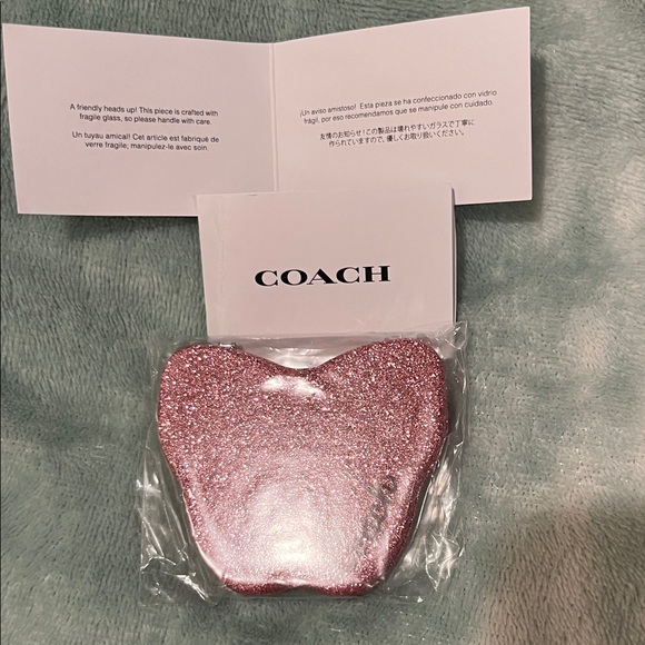 Coach Glittery Pink Butterfly Blush Compact - Picture 3 of 3